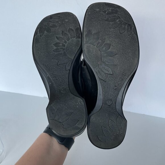 NAOT Two-Strap Leather Slip on Heeled Sandals Black 6 - Picture 7 of 9